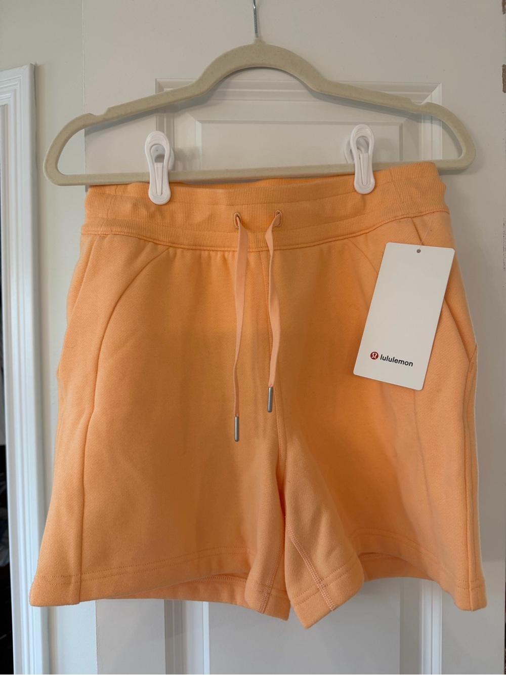 Lululemon Scuba High-Rise Shorts 5” size 6